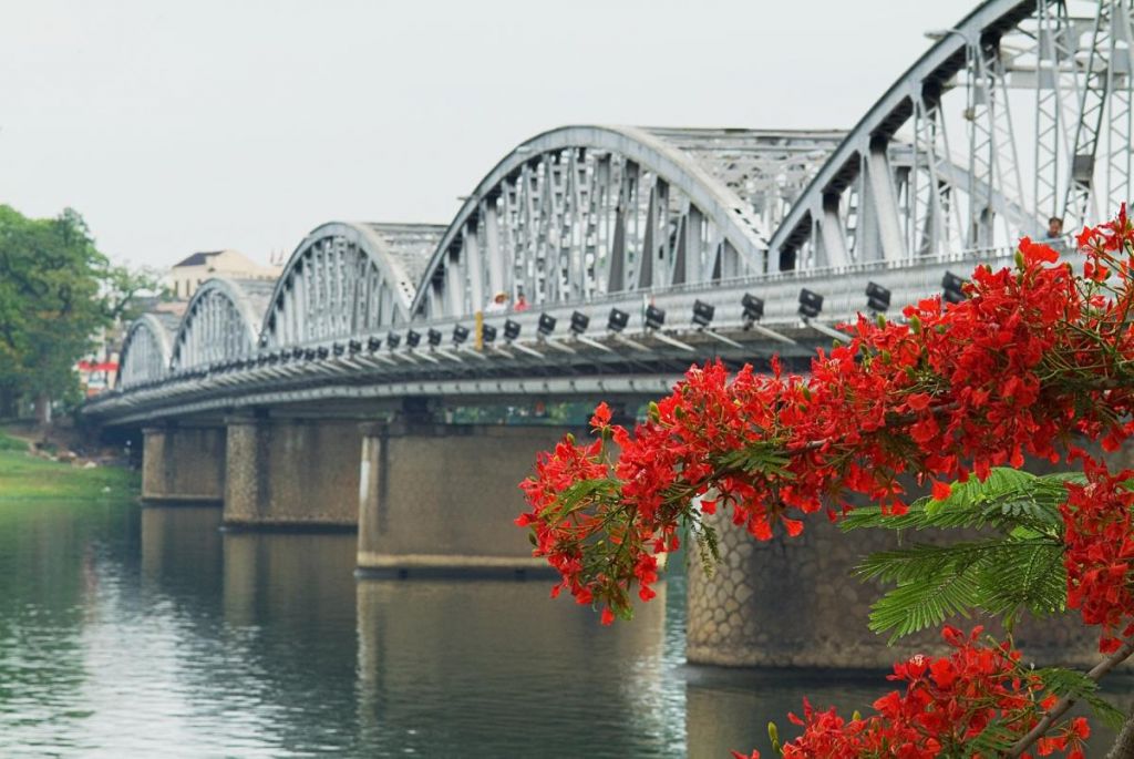 Sông Hương, cầu Tràng Tiền