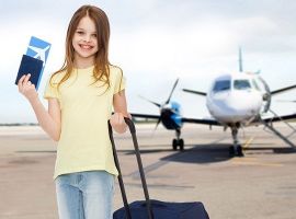 Trẻ em đi máy bay không cùng bố mẹ và những điều cần biết