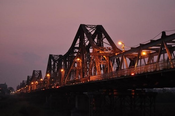  Cầu Long Biên