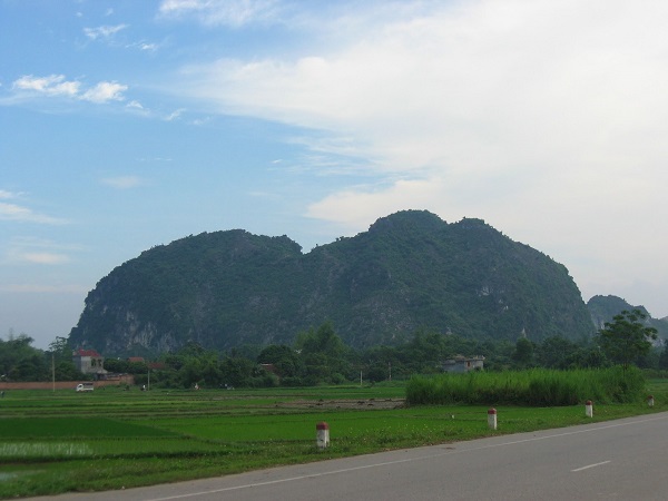 Núi voi Xuân Sơn