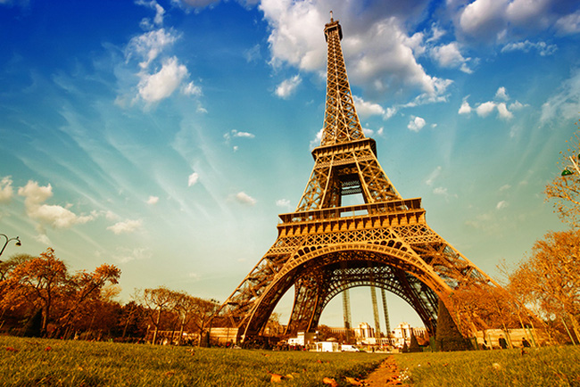 Đỉnh tháp Eiffel